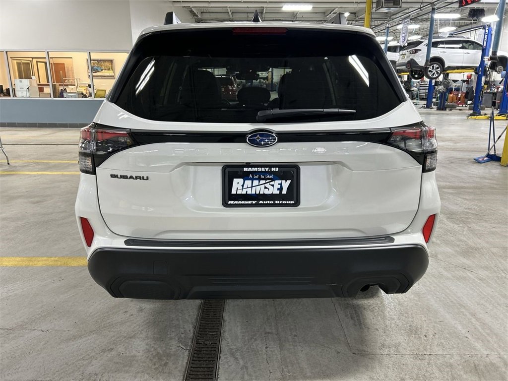 Certified 2025 Subaru Forester Premium image 7