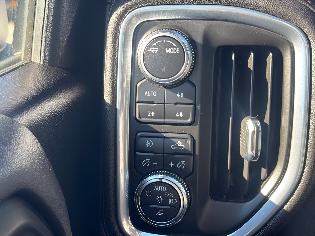 Used 2022 GMC Sierra 1500 AT4 w/ AT4 Premium Package AWD/4WD image 21