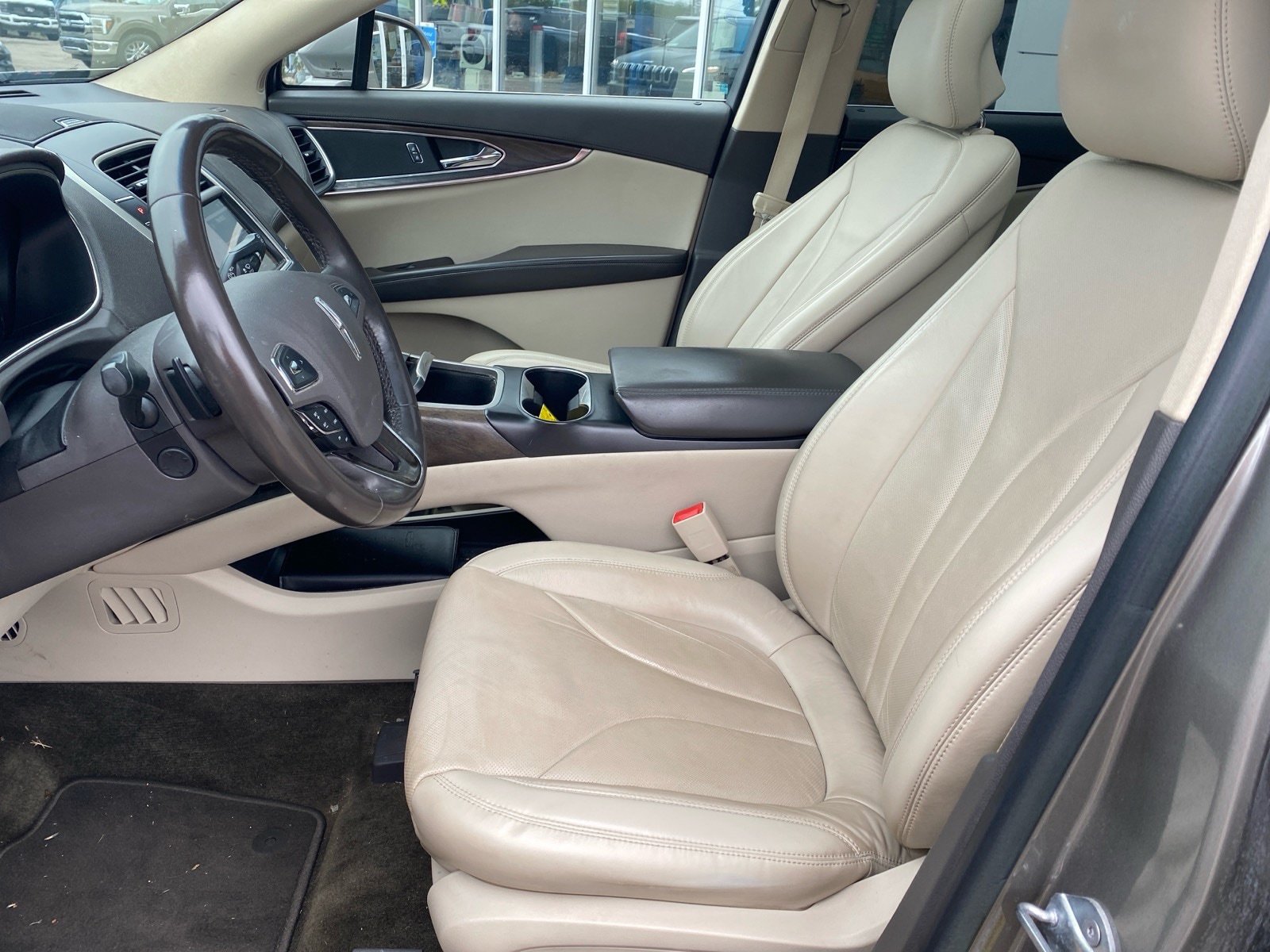 Used 2017 Lincoln MKX Reserve w/ Lincoln MKX Climate Package AWD/4WD image 10