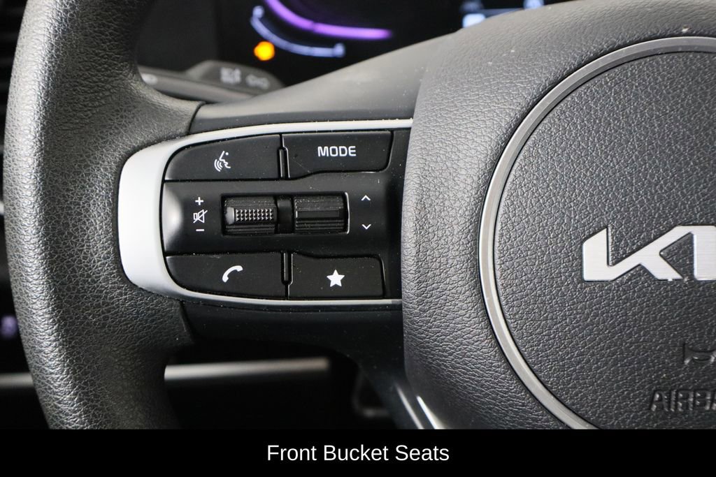 Used 2025 Kia Sportage LX FWD image 8