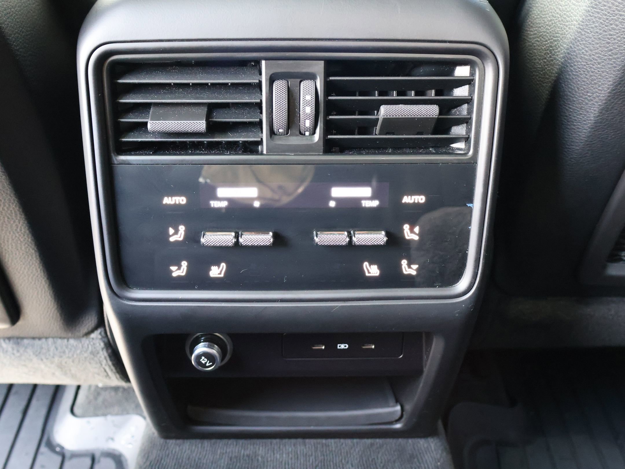 Certified 2024 Porsche Cayenne AWD/4WD image 23