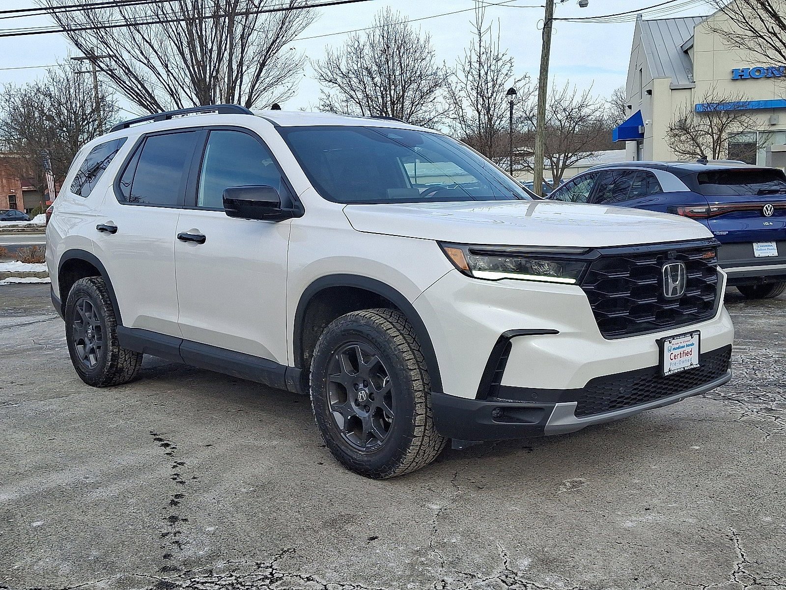 Certified 2025 Honda Pilot TrailSport image 2