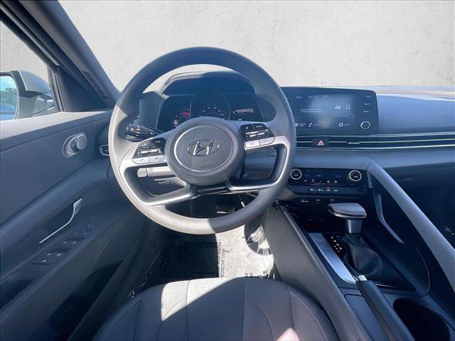 Used 2022 Hyundai Elantra SEL FWD image 5