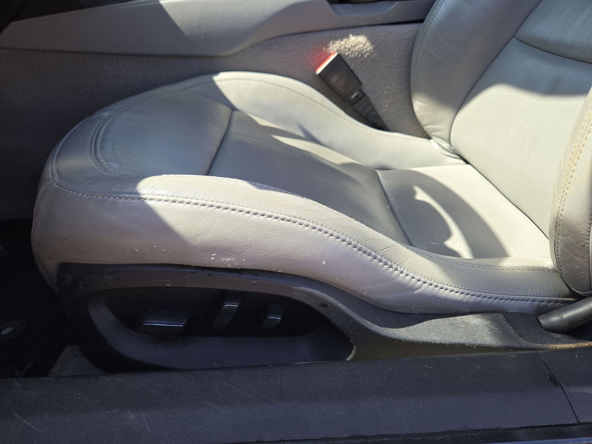Used 2018 Chevrolet Corvette Stingray Coupe w/ 3LT Preferred Equipment Group RWD image 17
