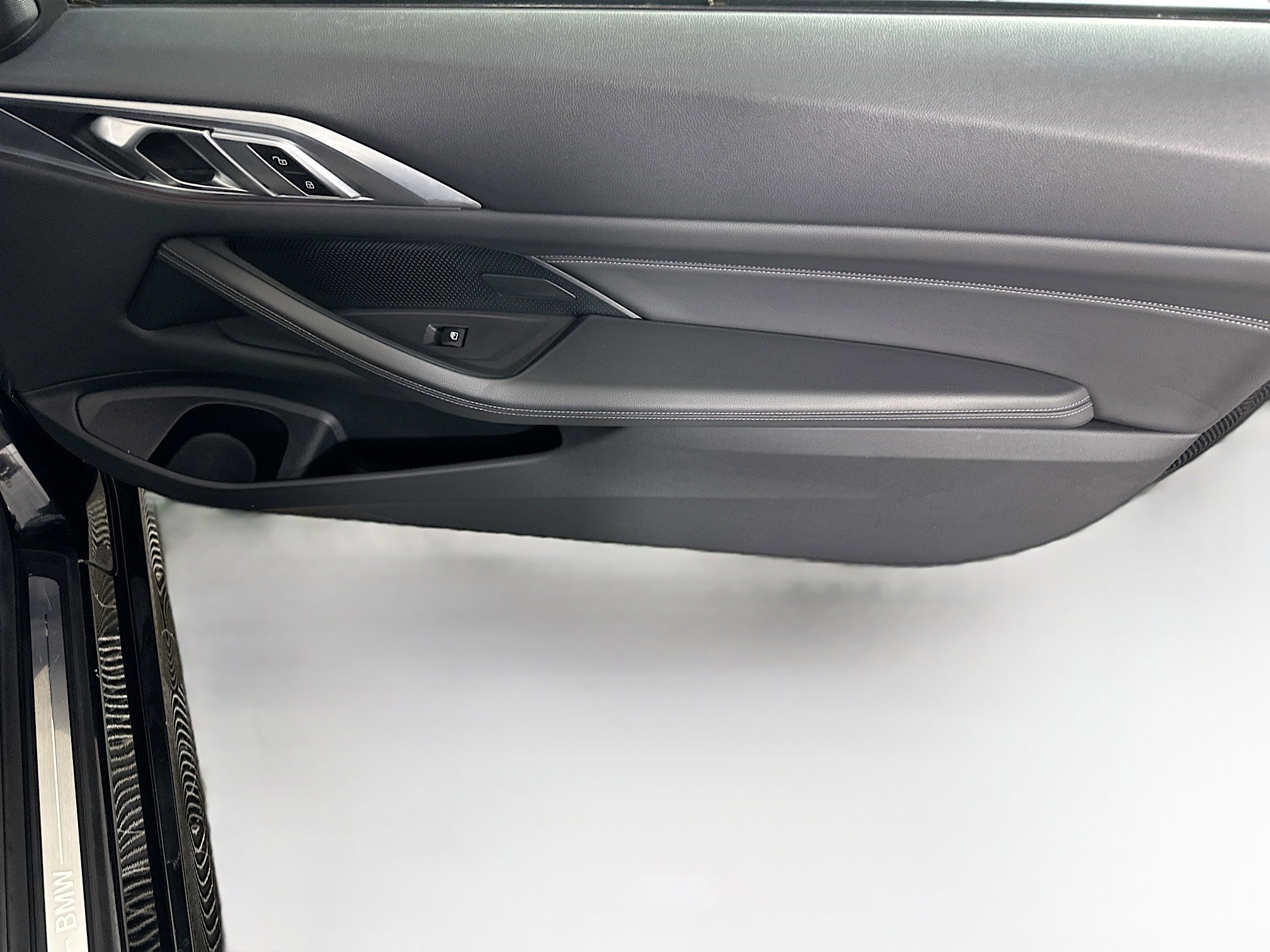 Used 2025 BMW 430i Coupe w/ Premium Package image 30