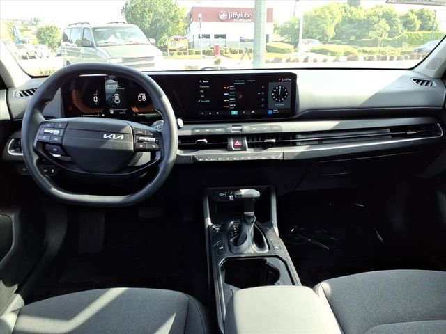 Used 2025 Kia K4 LXS image 8