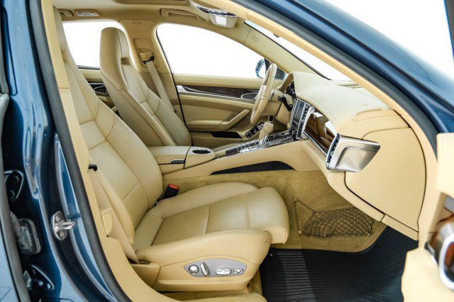 Used 2012 Porsche Panamera 4 image 31