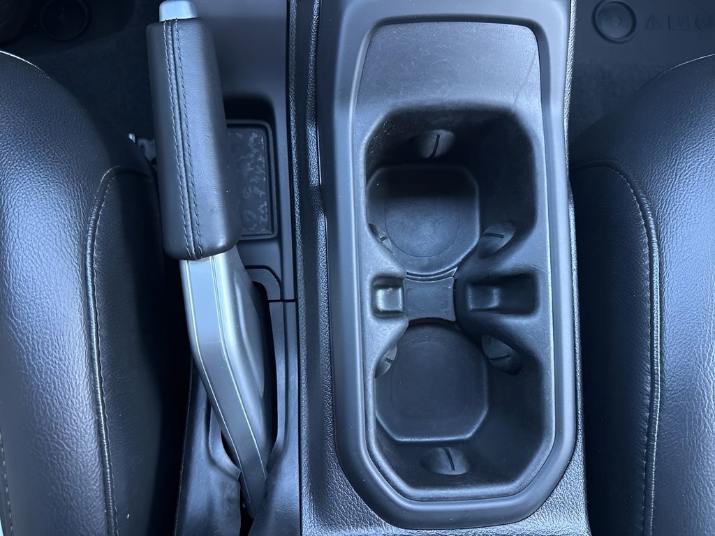 Used 2020 Jeep Wrangler Unlimited Sahara AWD/4WD image 22