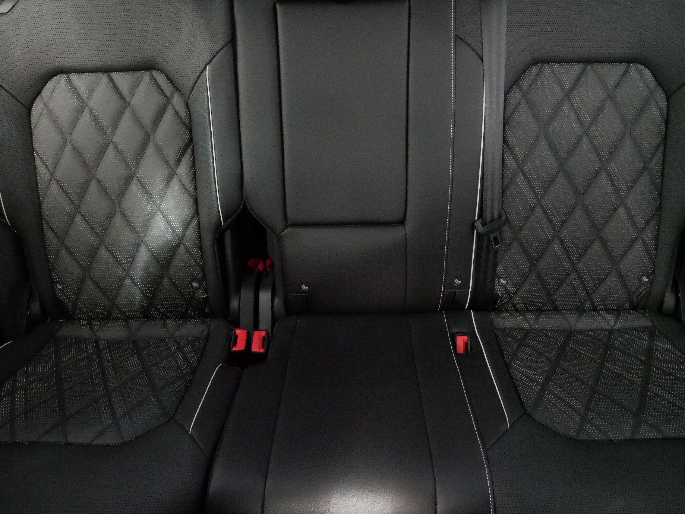 Certified 2025 Volkswagen Atlas SEL Premium R-Line image 13