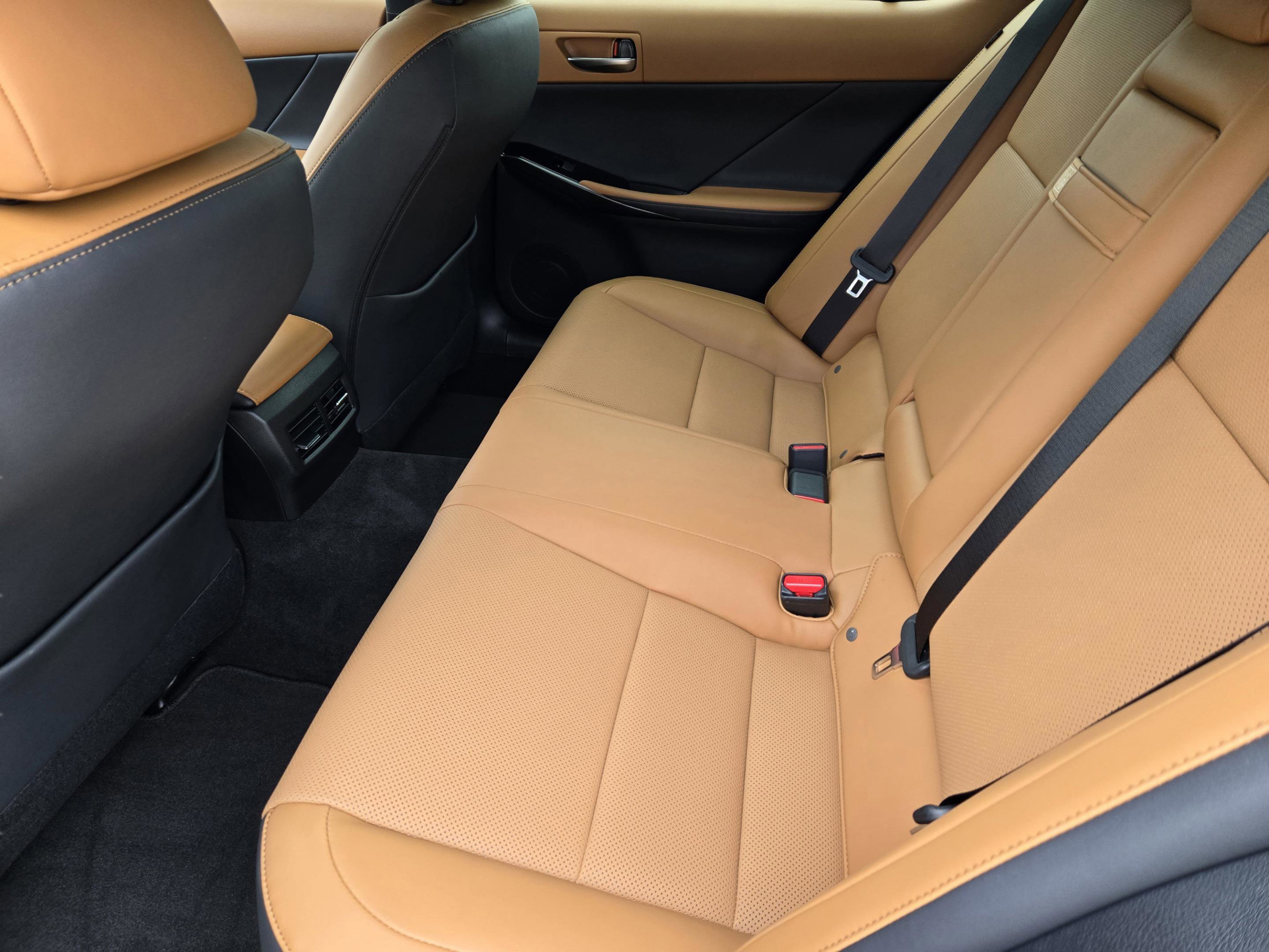 Used 2025 Lexus IS 350 F Sport w/ Accessory Package 2 image 31