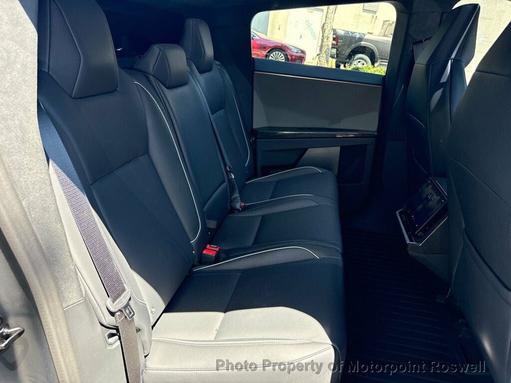 Used 2024 Tesla Cybertruck AWD Crew Cab image 21
