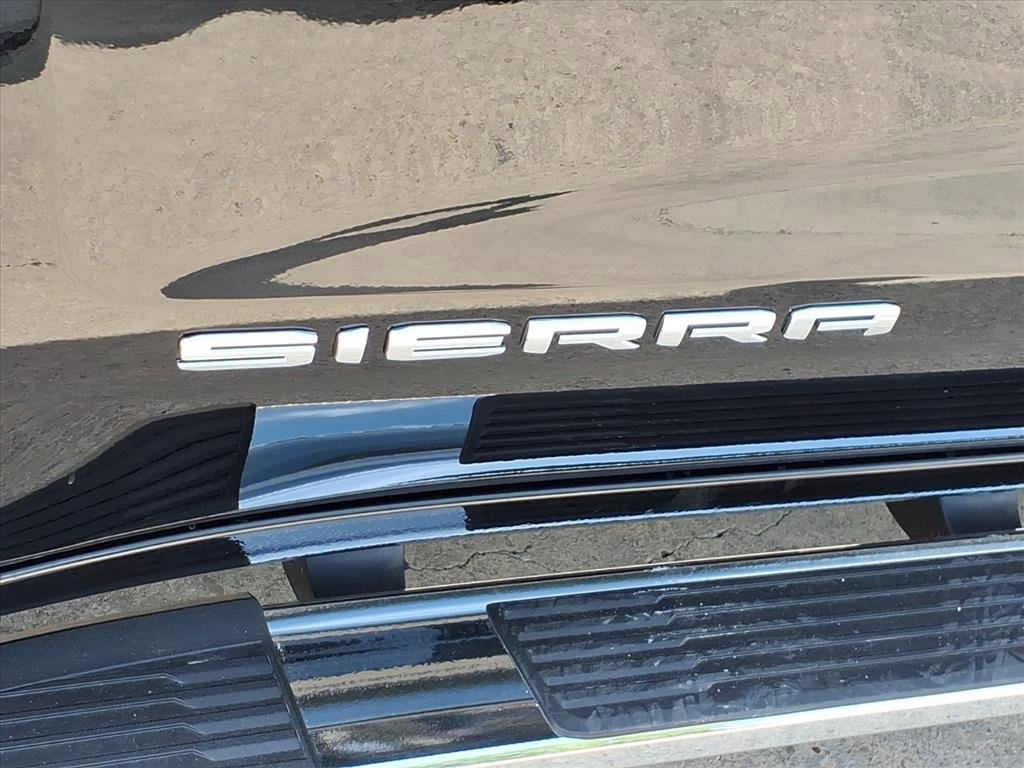 New 2026 GMC Sierra 1500 SLT image 11