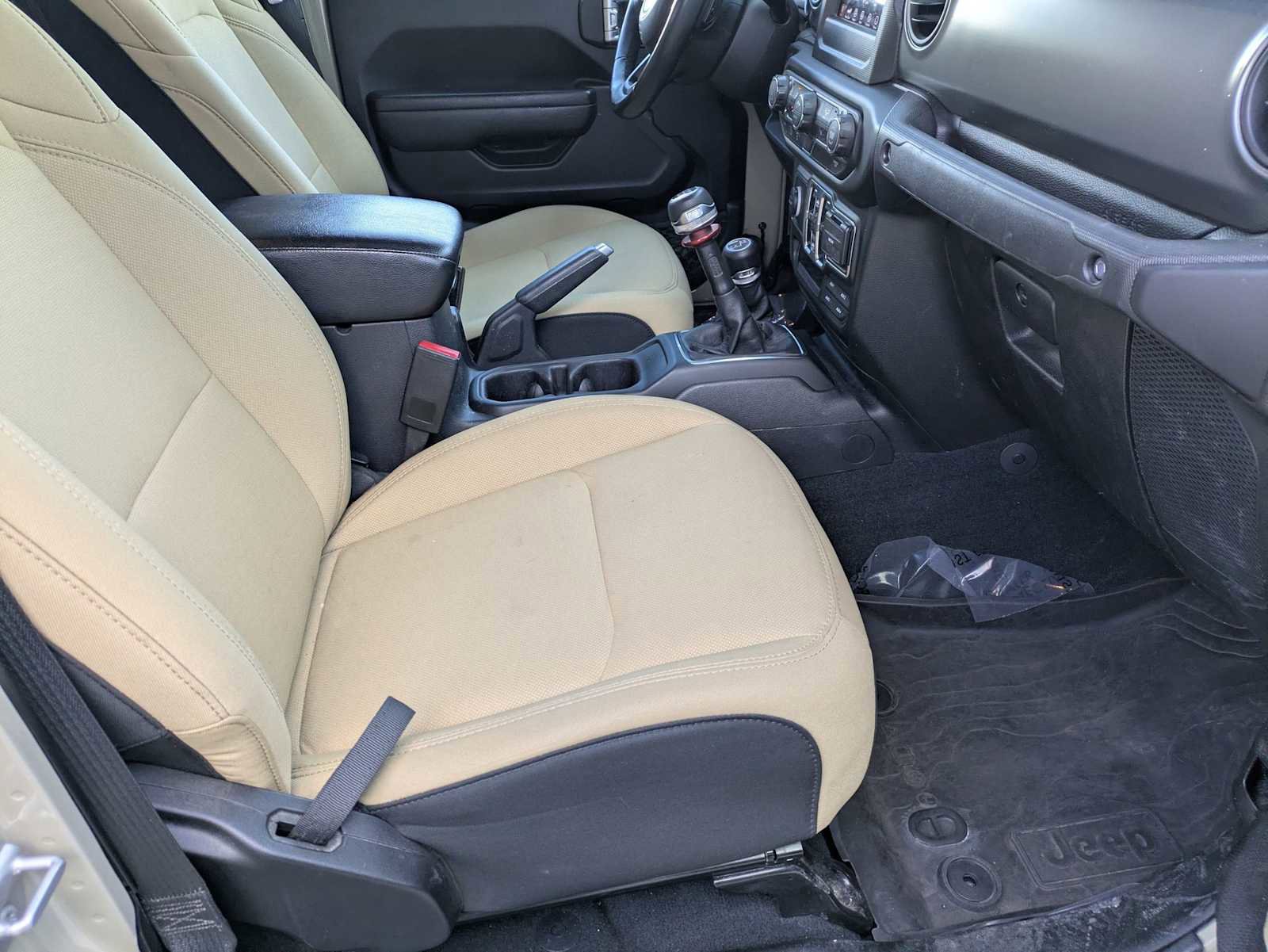 Used 2022 Jeep Gladiator Sport image 18