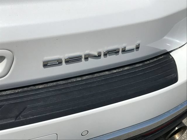 Used 2021 GMC Yukon Denali w/ Denali Premium Package AWD/4WD image 3