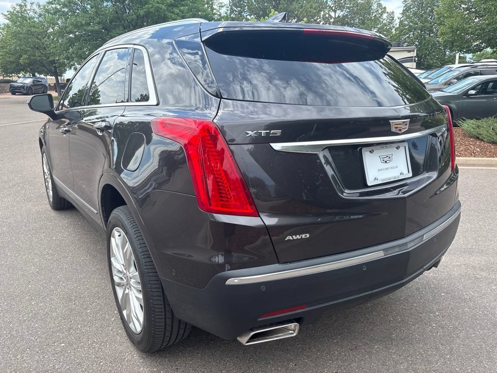 Used 2019 Cadillac XT5 Premium Luxury w/ Driver Assist Package AWD/4WD image 3