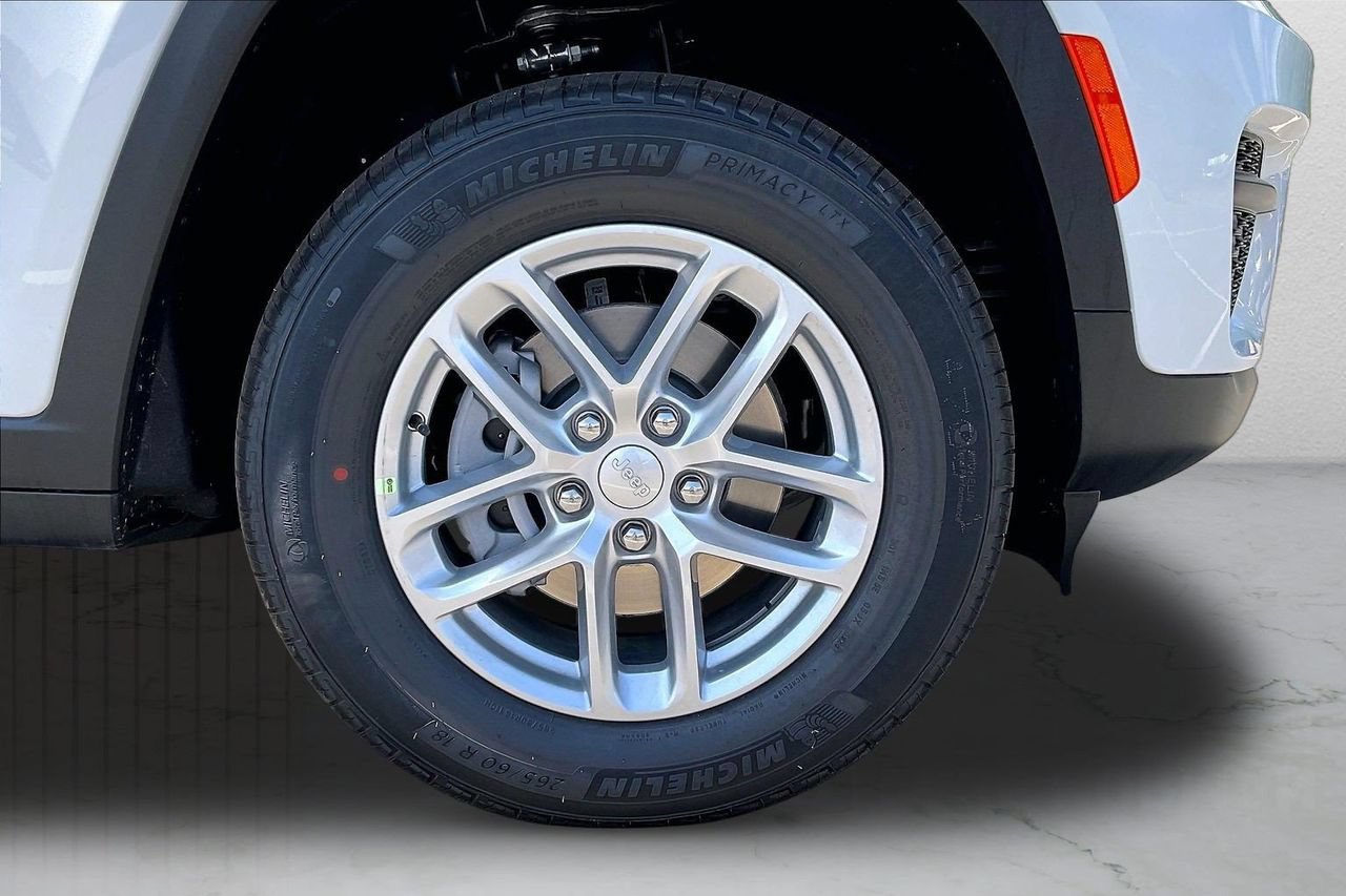 New 2026 Jeep Grand Cherokee Laredo X RWD image 28