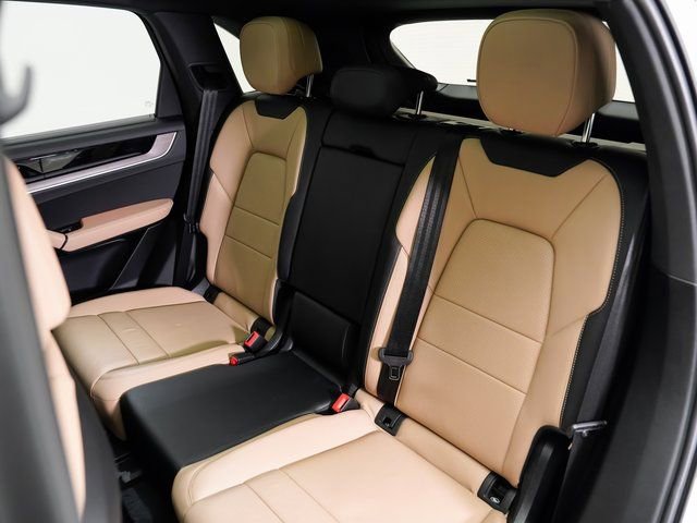 Certified 2025 Porsche Cayenne image 26