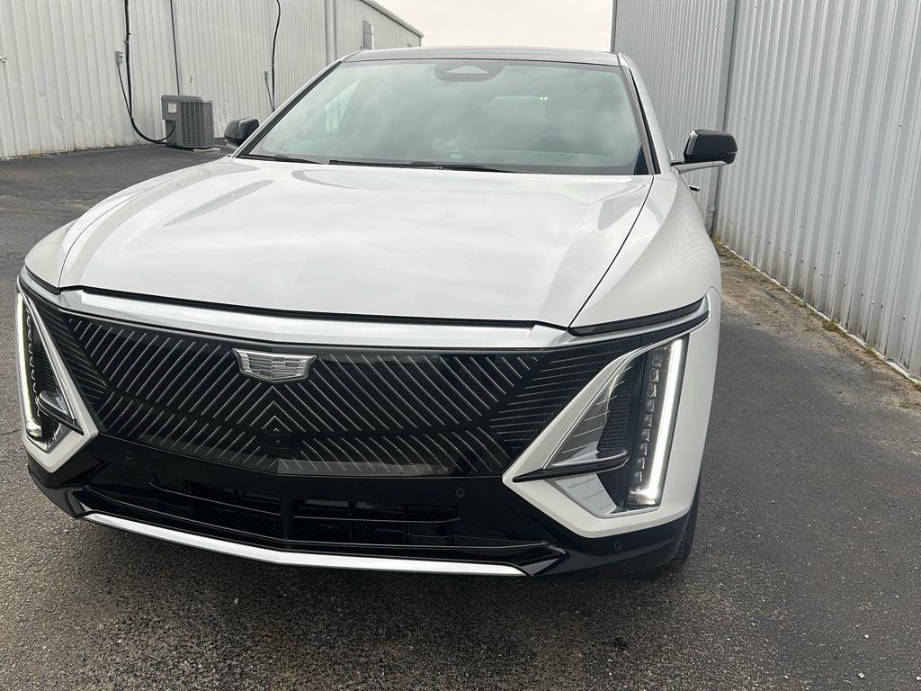 New 2025 Cadillac Lyriq Luxury image 4