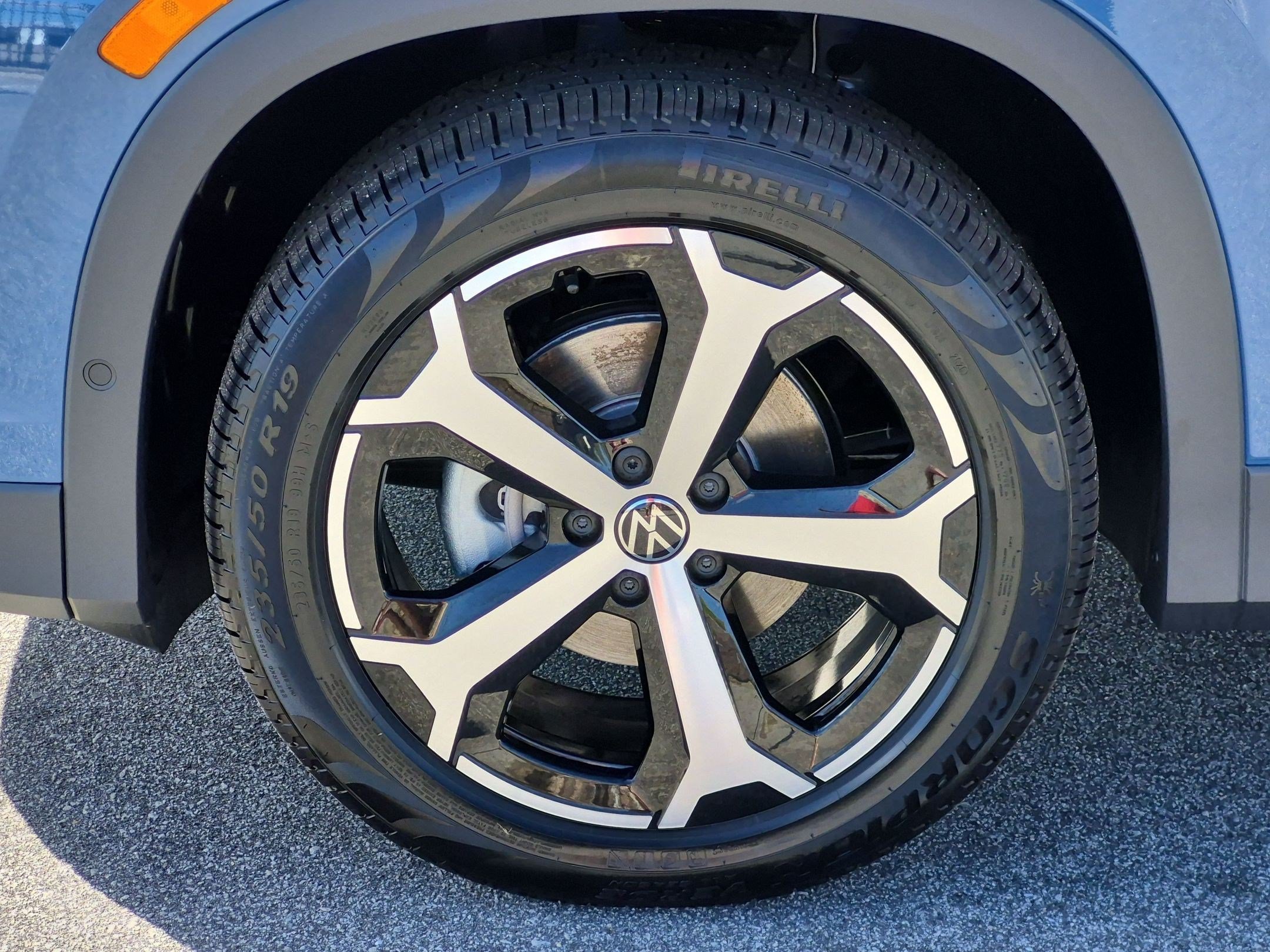 New 2026 Volkswagen Tiguan SE FWD image 10
