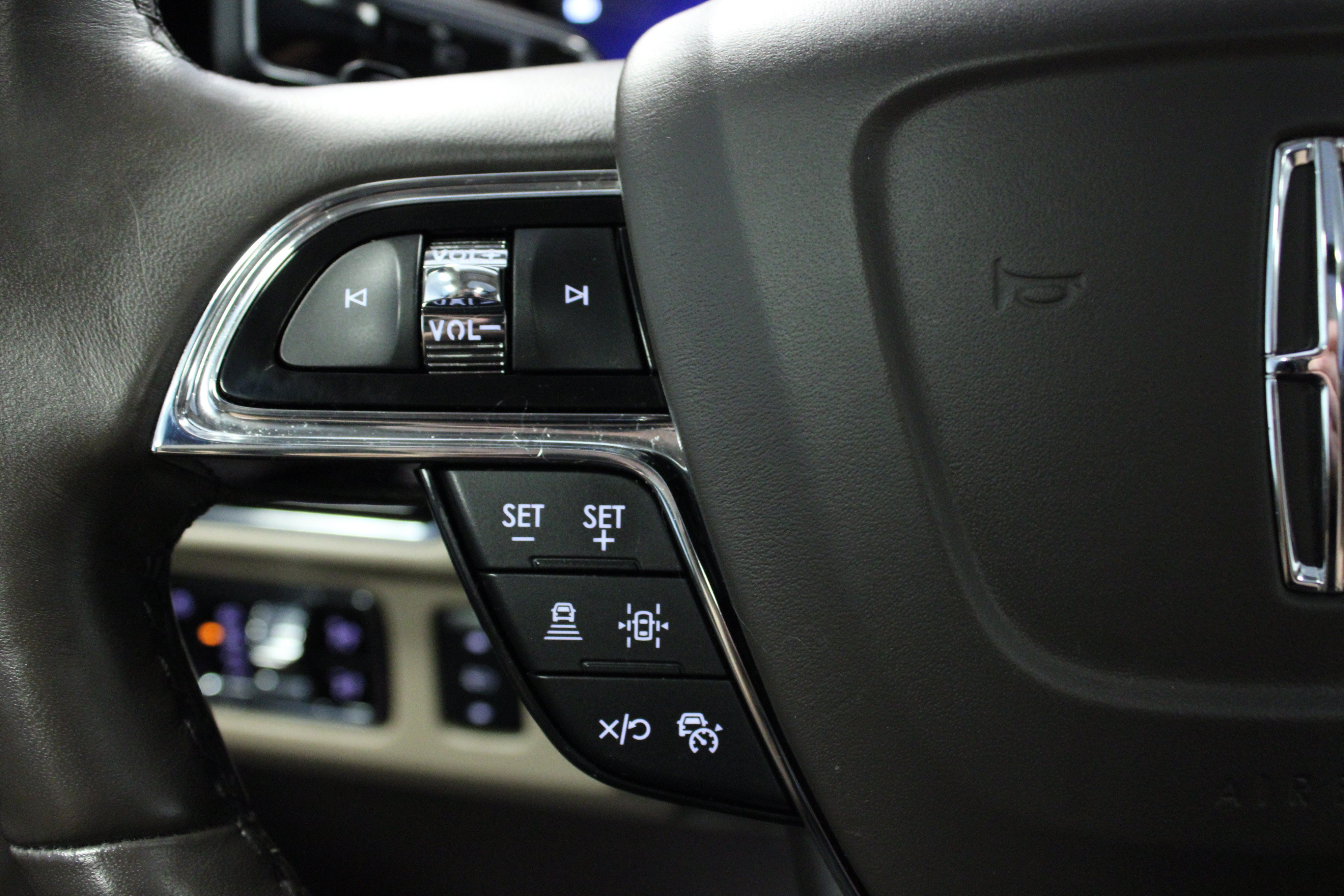 Used 2024 Lincoln Navigator L Reserve AWD/4WD image 21