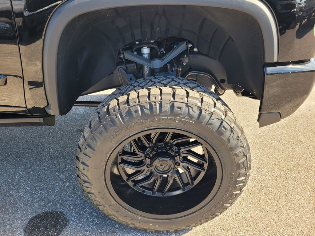 New 2025 Chevrolet Silverado 2500 High Country w/ Midnight Edition image 9