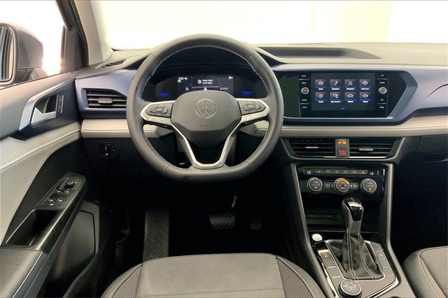 Used 2024 Volkswagen Taos SE image 5