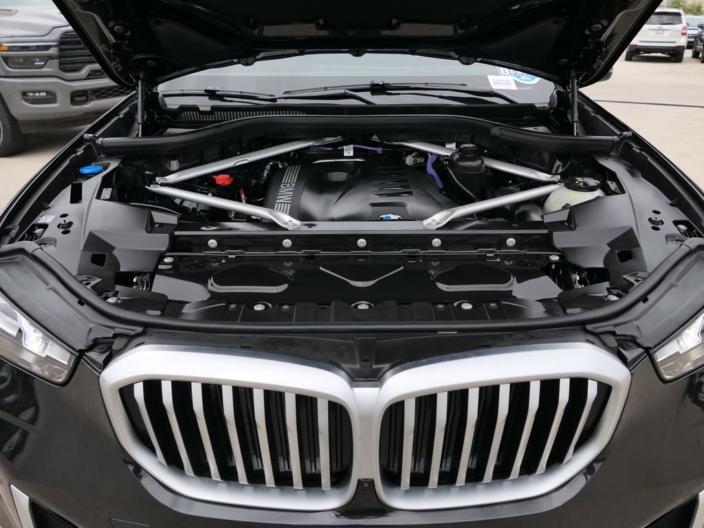 Used 2025 BMW X5 xDrive40i w/ Premium Package image 29