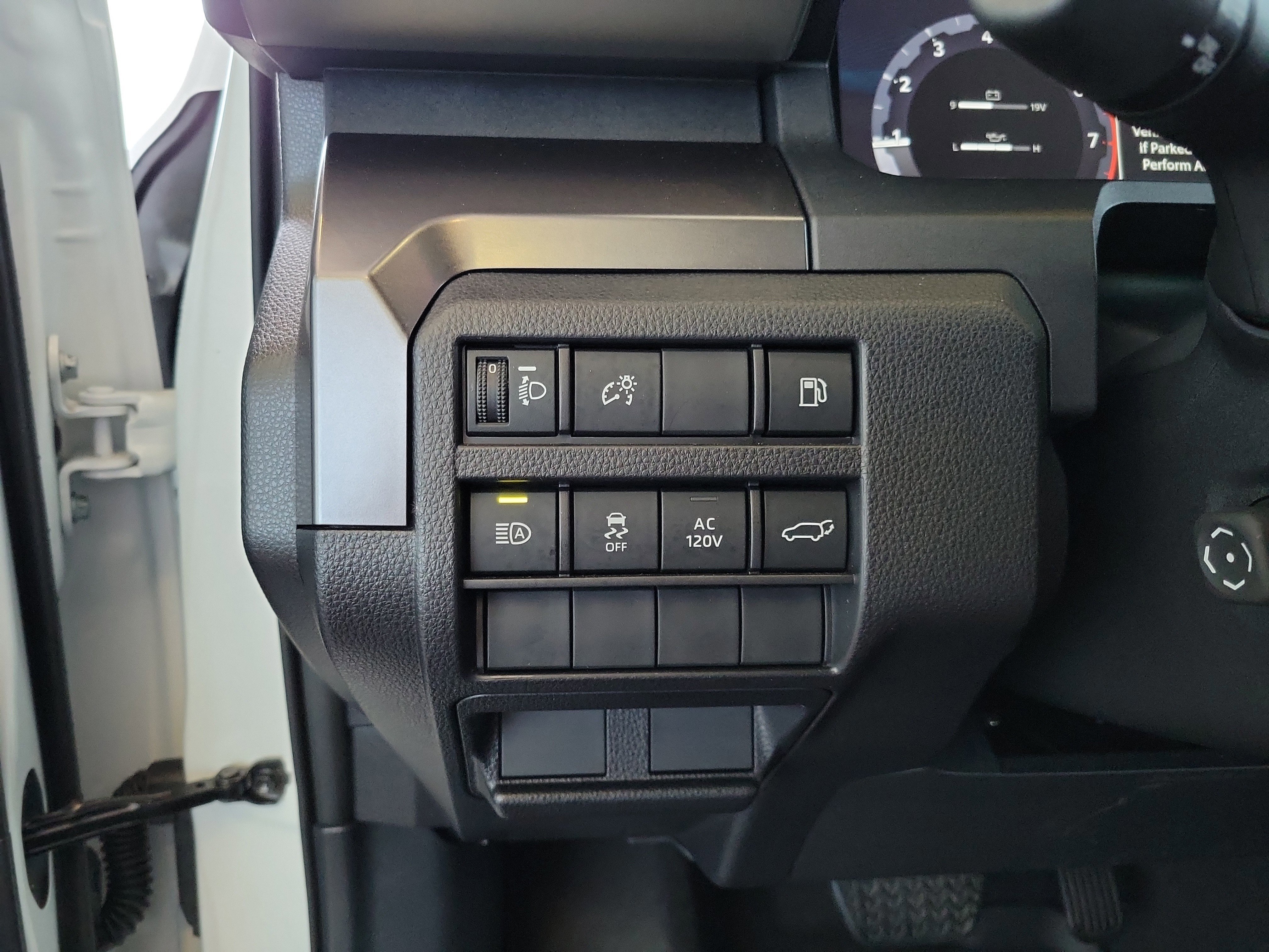 Certified 2025 Toyota 4Runner TRD Off-Road Premium AWD/4WD image 11