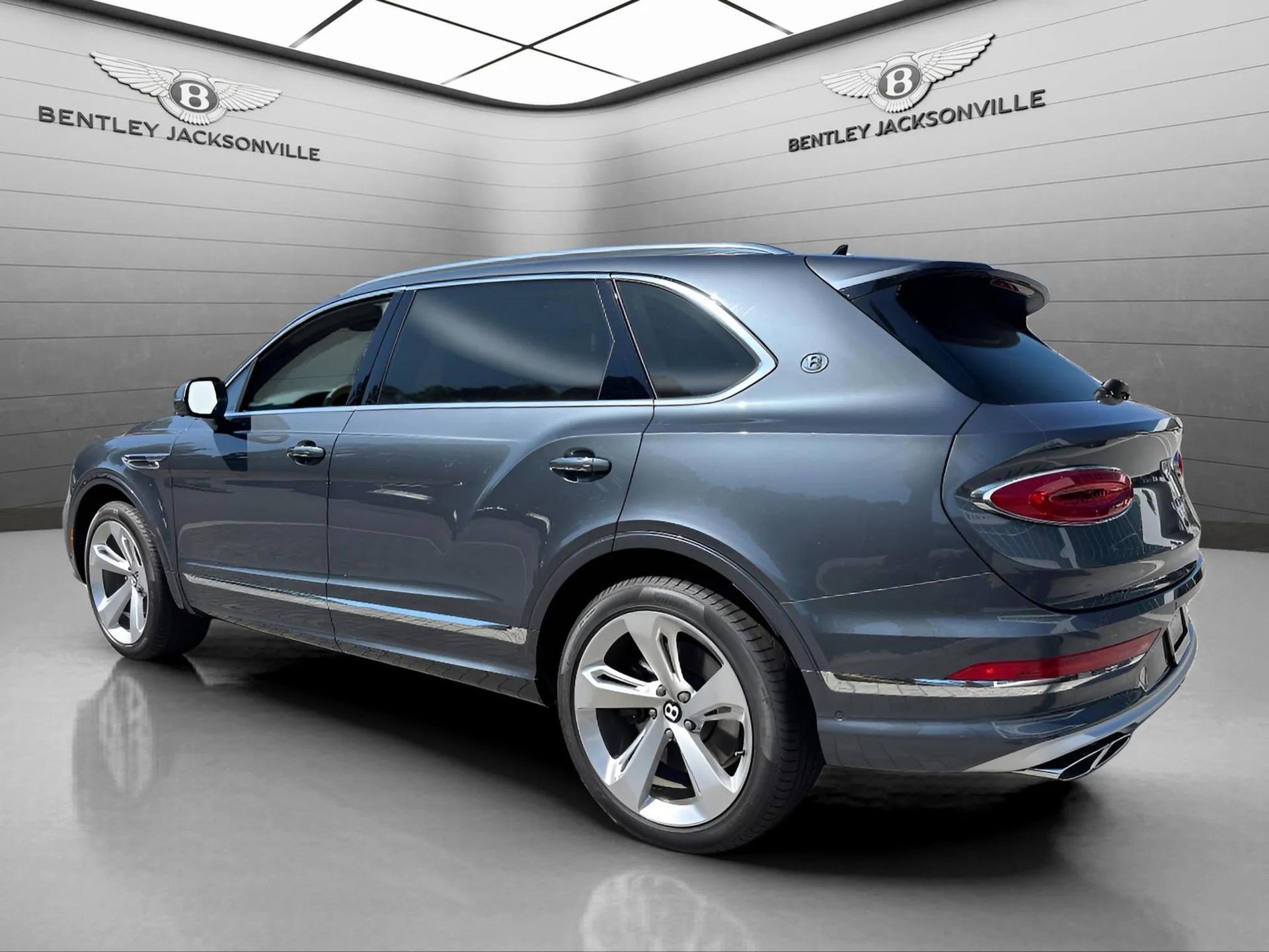 New 2025 Bentley Bentayga Extended Wheelbase image 7