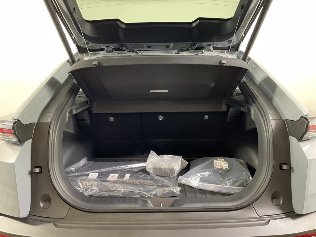New 2026 Toyota C-HR AWD/4WD image 18