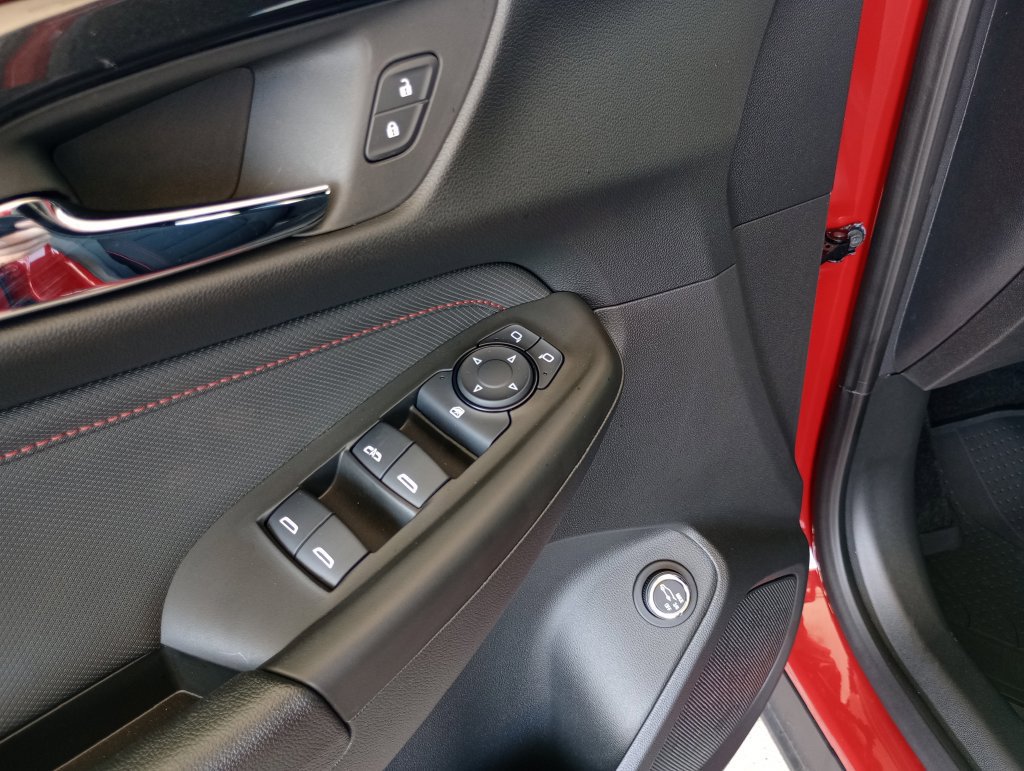 New 2026 Chevrolet TrailBlazer RS w/ Convenience Package FWD image 13
