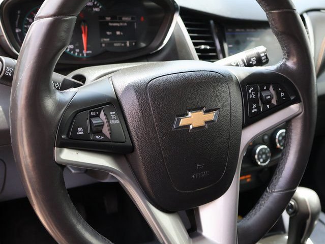 Used 2020 Chevrolet Trax LT w/ LT Convenience Package FWD image 21