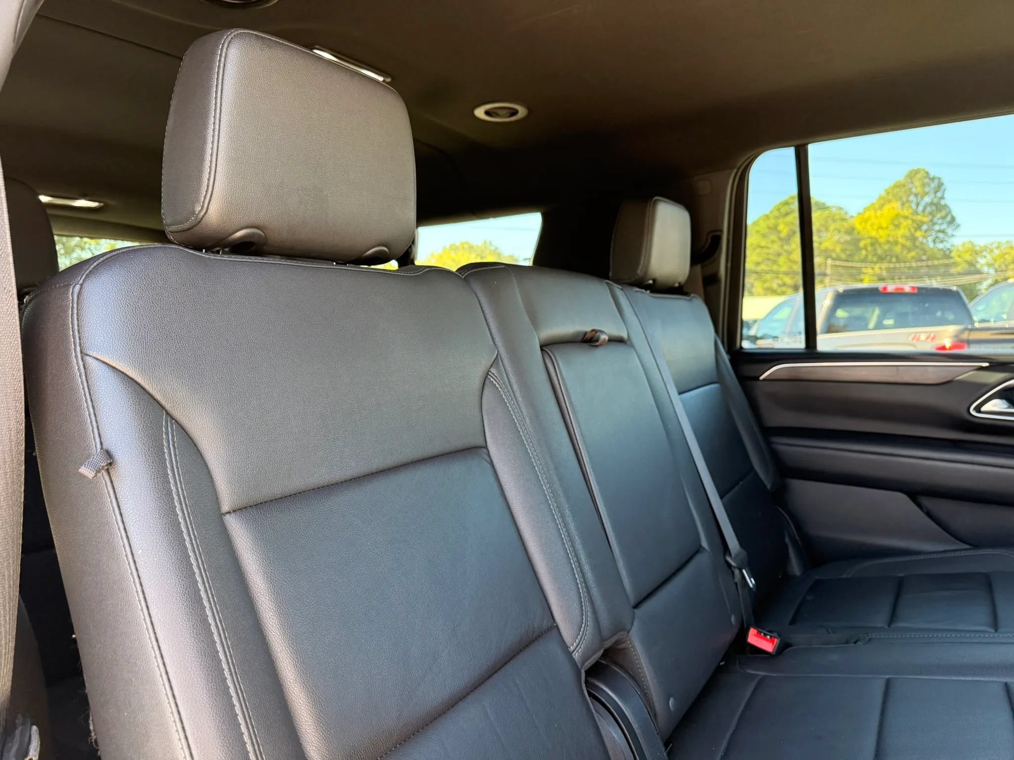 Used 2023 Chevrolet Suburban LT AWD/4WD image 36
