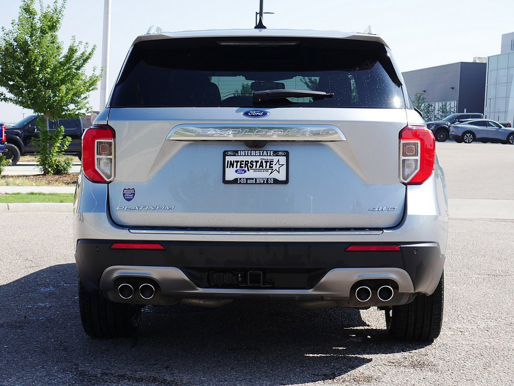 Used 2024 Ford Explorer Platinum w/ Technology Package AWD/4WD image 5