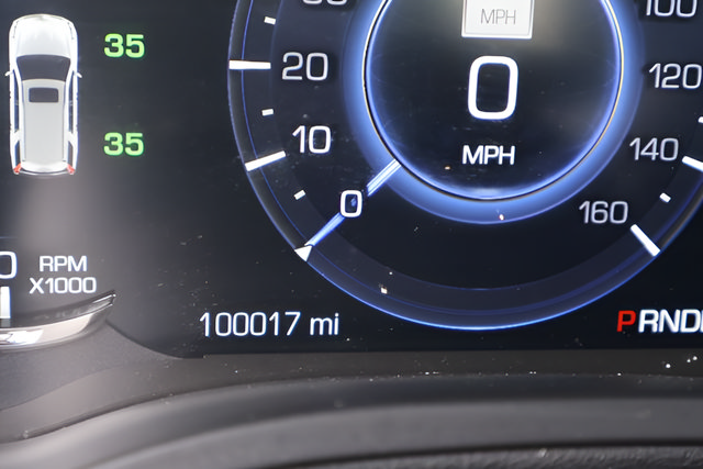 Used 2020 Cadillac Escalade Platinum AWD/4WD image 2