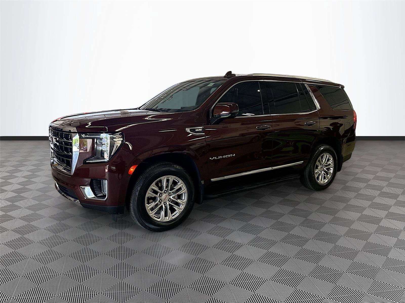 Used 2022 GMC Yukon SLT w/ SLT Luxury Package AWD/4WD image 3