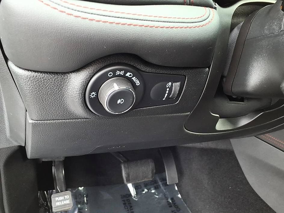 Used 2023 Dodge Durango R/T AWD/4WD image 16
