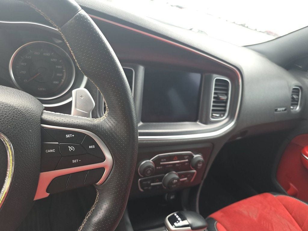 Used 2018 Dodge Charger SRT w/ Harman/Kardon Audio Group RWD image 12