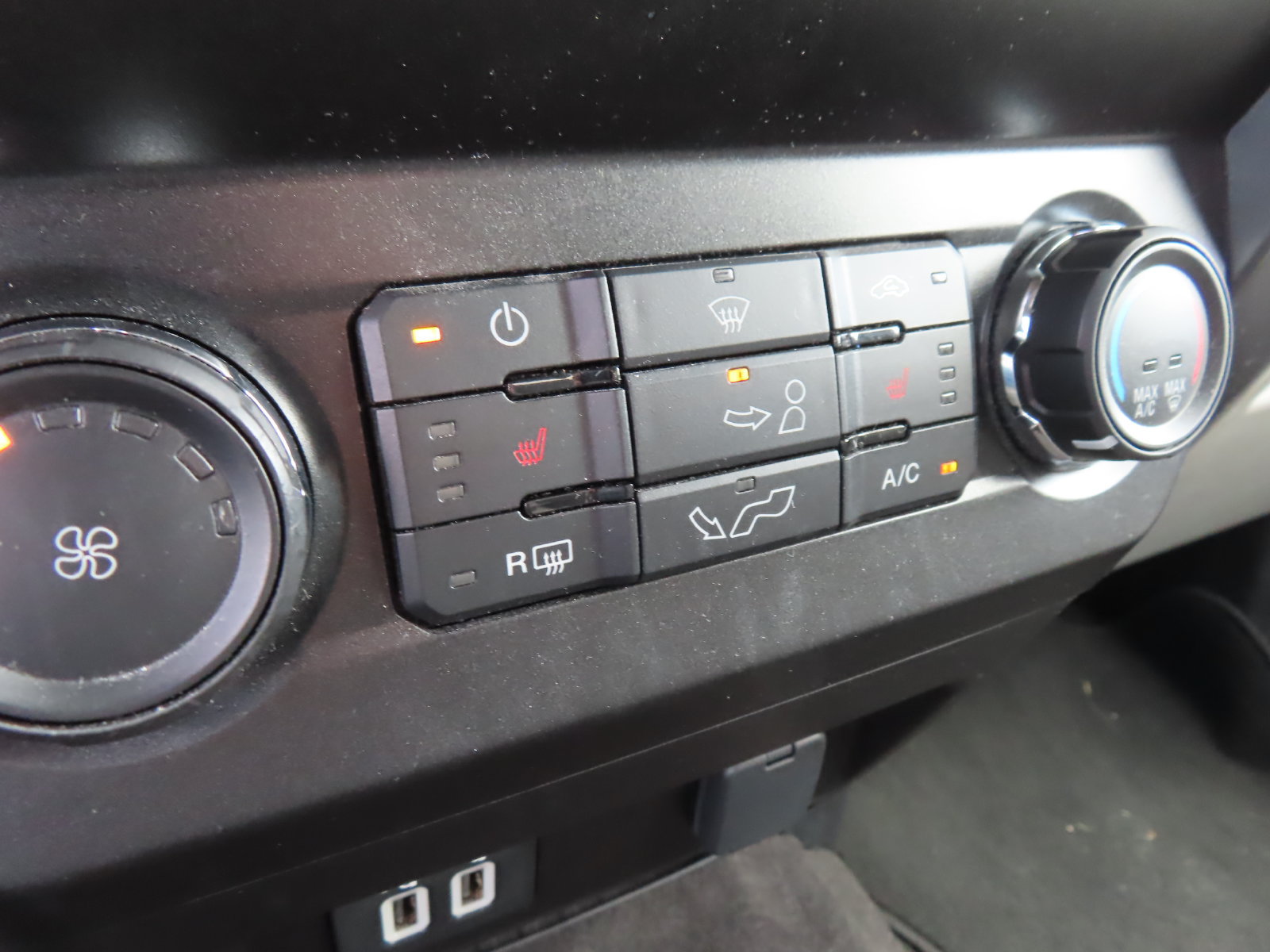 Used 2020 Ford F150 XLT w/ Equipment Group 302A Luxury AWD/4WD image 27