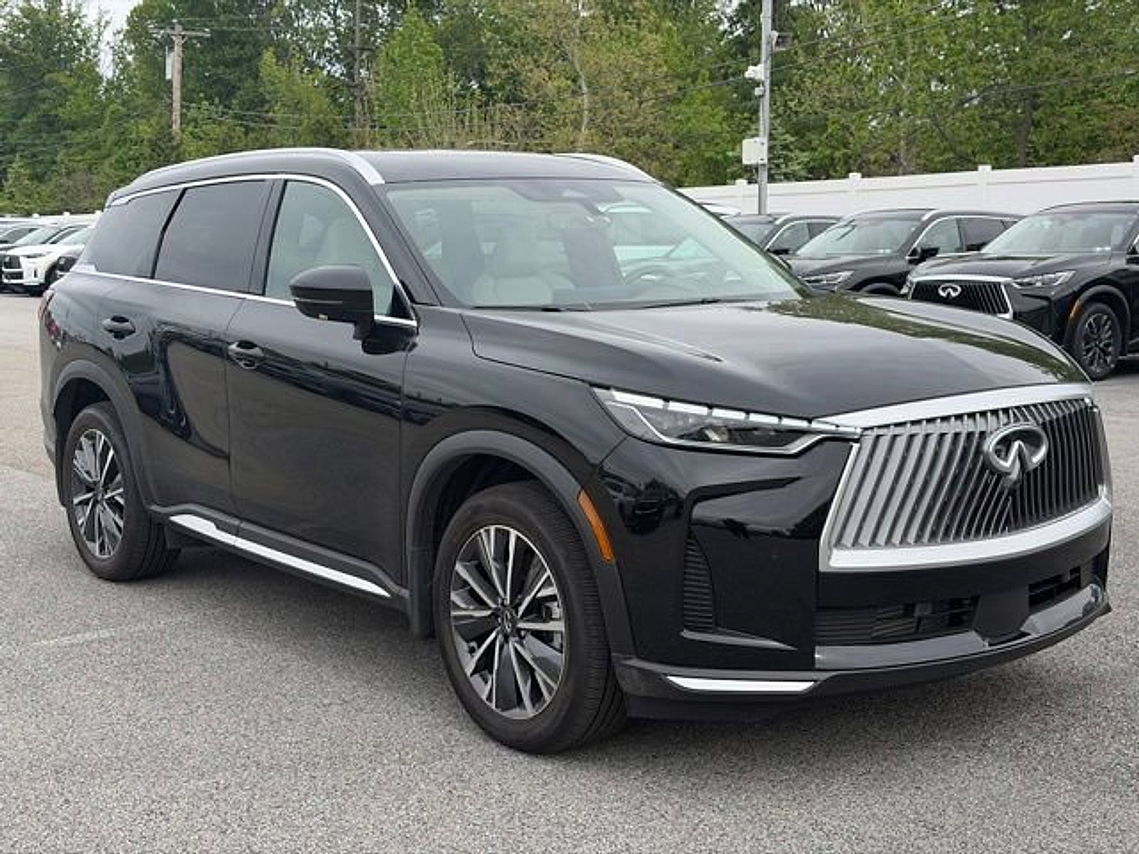Certified 2026 INFINITI QX60 Luxe w/ Cargo Package AWD/4WD image 1