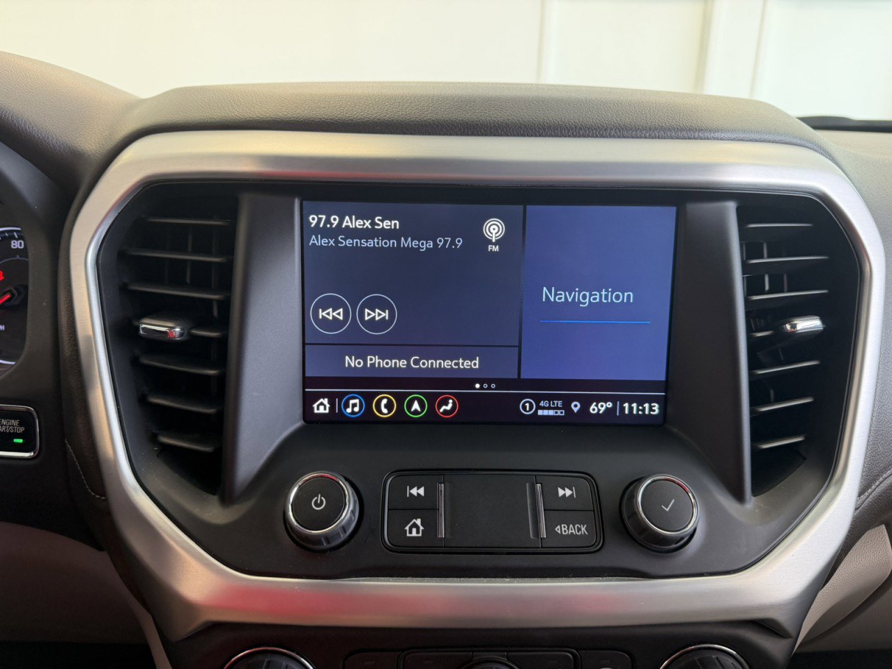 Used 2023 GMC Acadia SLT image 14