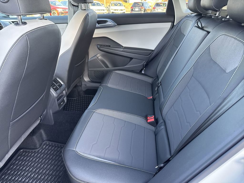 New 2025 Volkswagen Taos SE AWD/4WD image 28