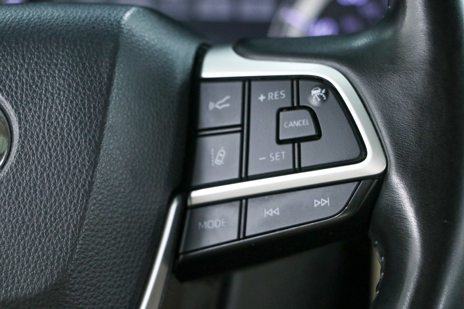 Used 2022 Toyota Highlander XLE FWD image 14