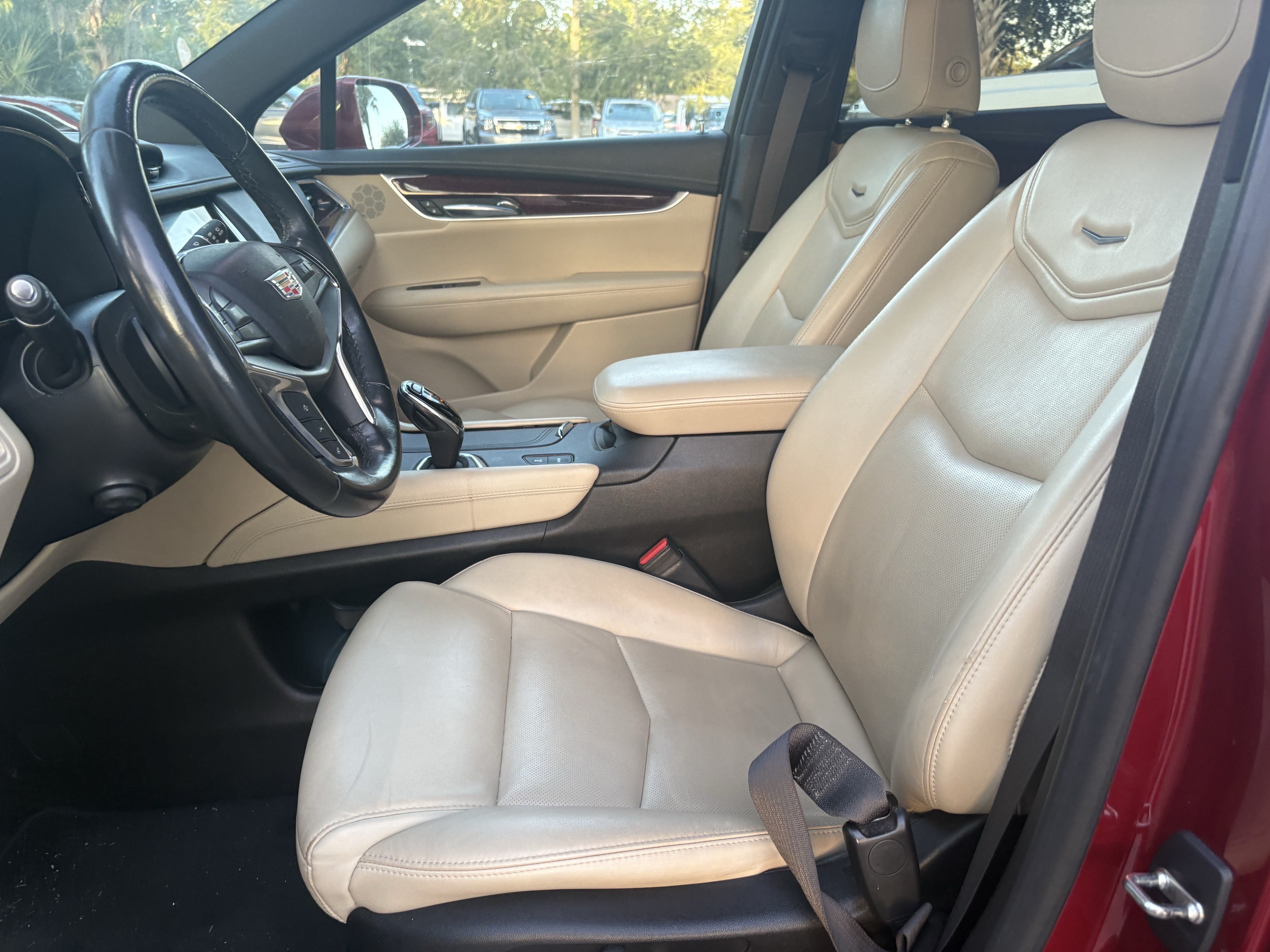 Used 2019 Cadillac XT5 Premium Luxury FWD image 10