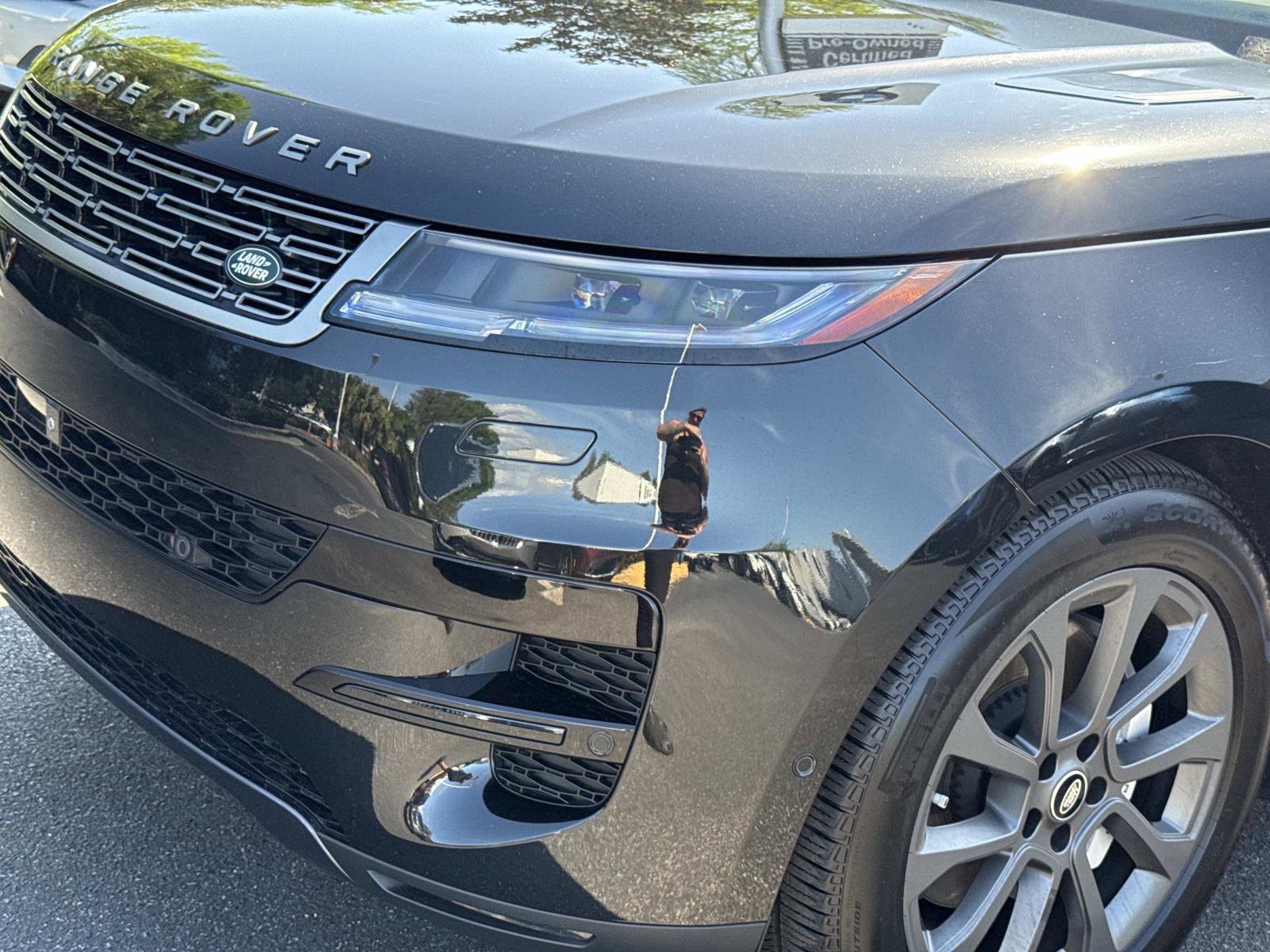 Used 2025 Land Rover Range Rover Sport S image 9