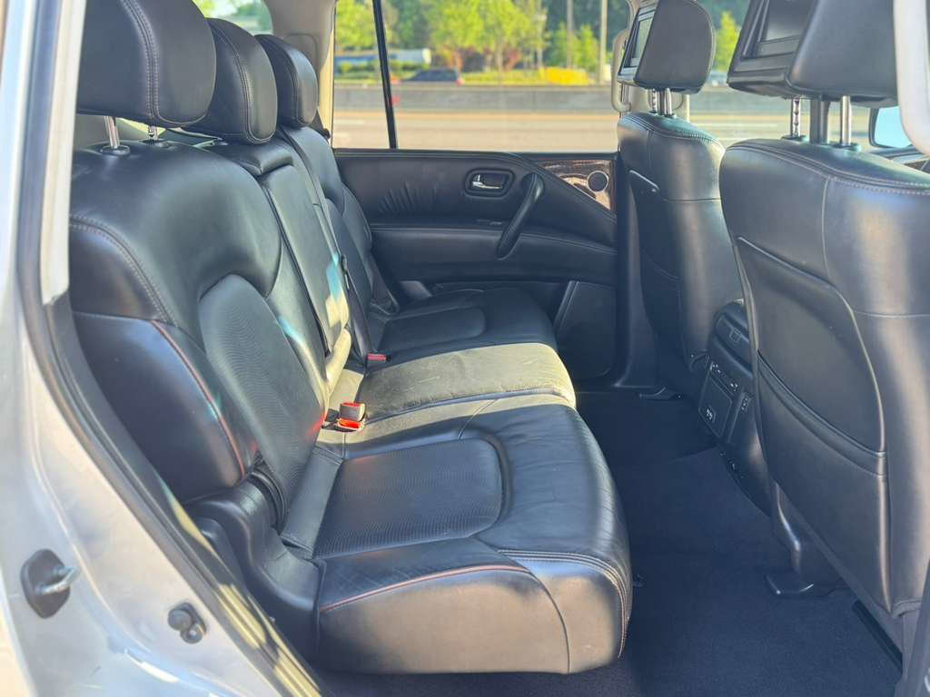 Used 2017 Nissan Armada Platinum w/ Interior Lighting Package image 15