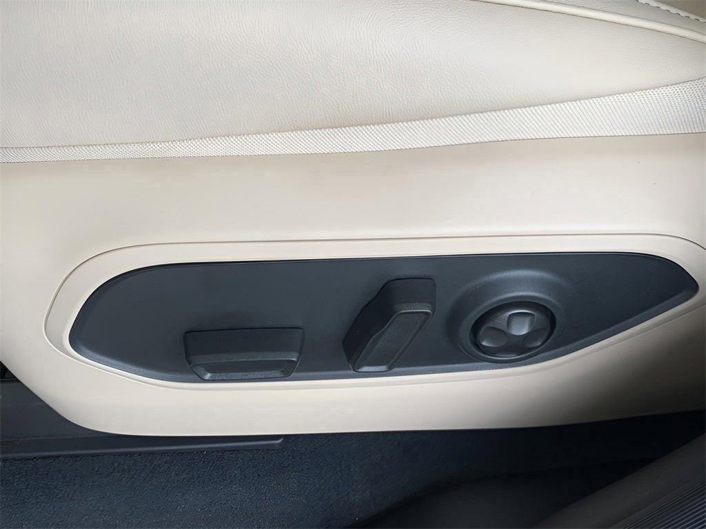 Used 2025 Jeep Grand Cherokee Limited image 28