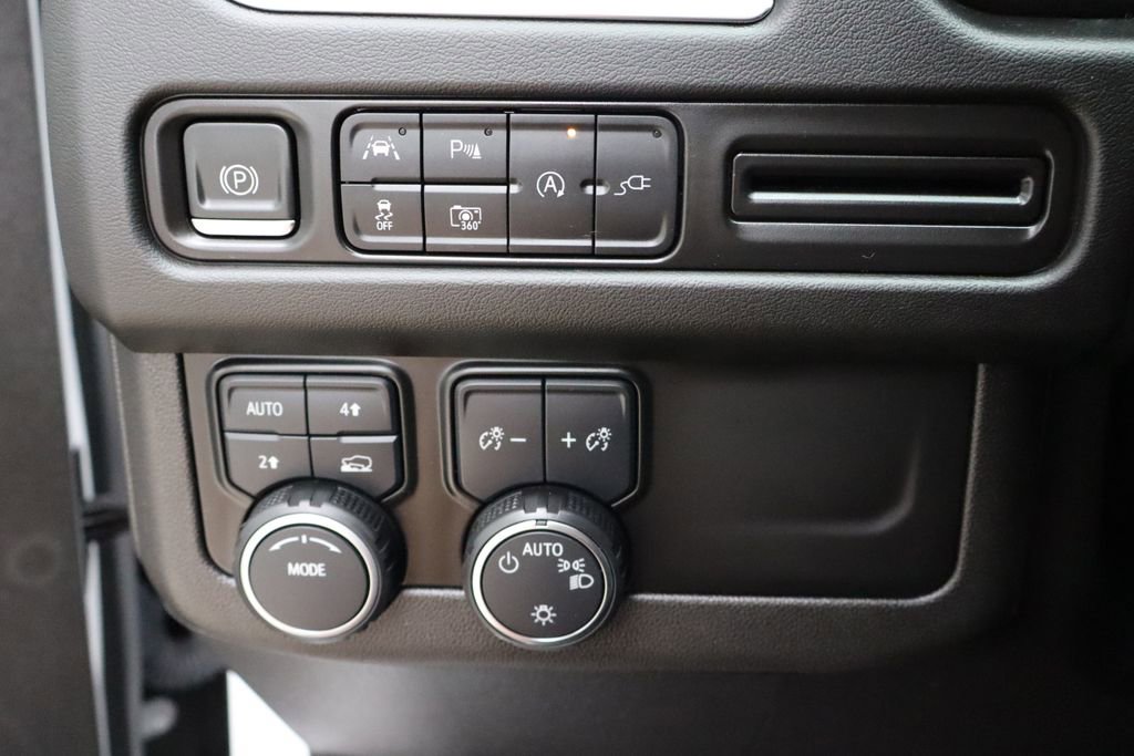 Used 2022 Chevrolet Tahoe LT w/ Luxury Package image 33