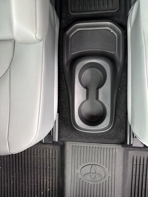 Used 2025 Toyota Highlander XLE AWD/4WD image 30