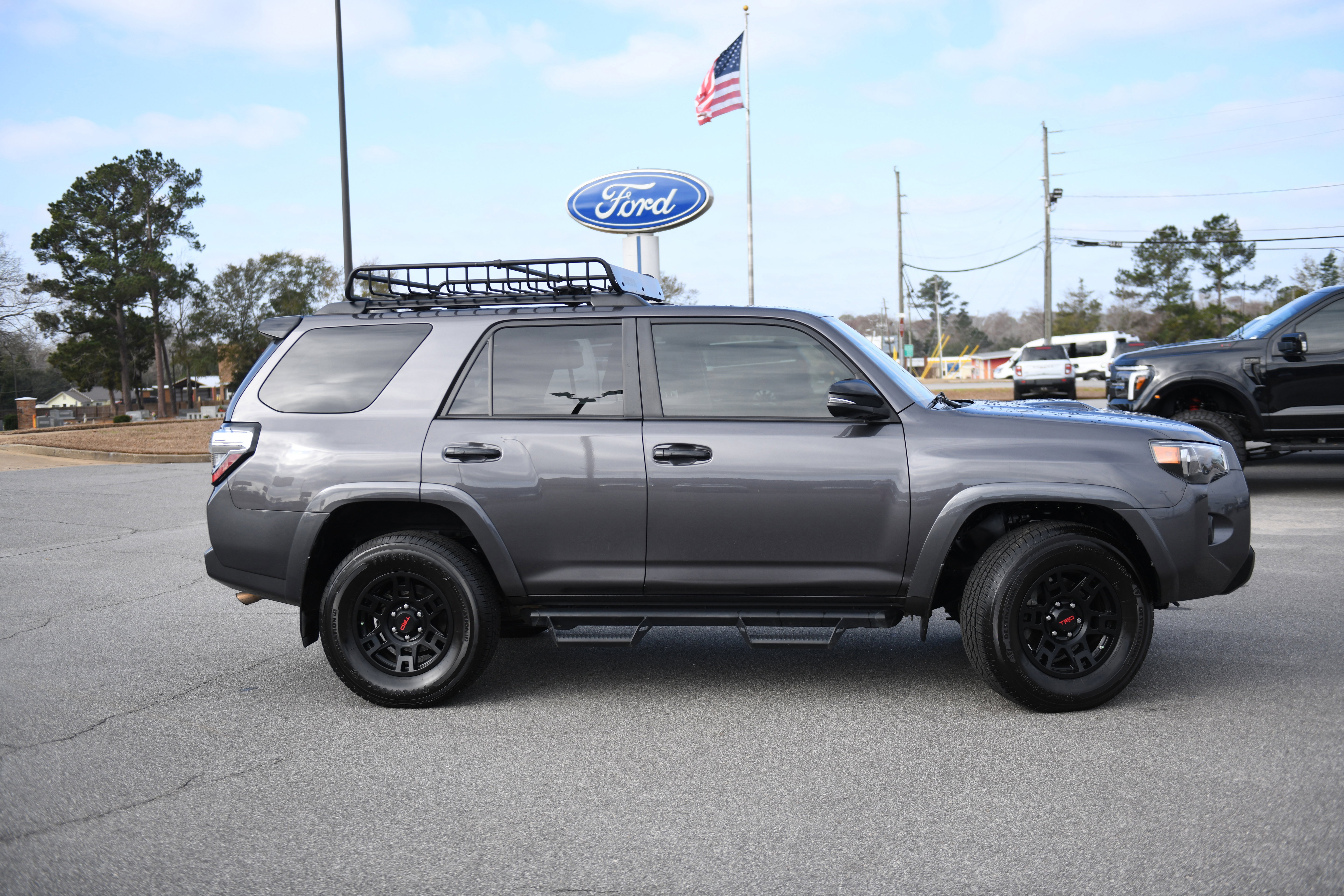 Used 2021 Toyota 4Runner Venture w/ Moonroof Package image 1